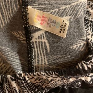 LuLaRoe Pants - LulaRoe super soft leafy leggings! LuLaRoe Pants - LulaRoe super soft leafy leggings!